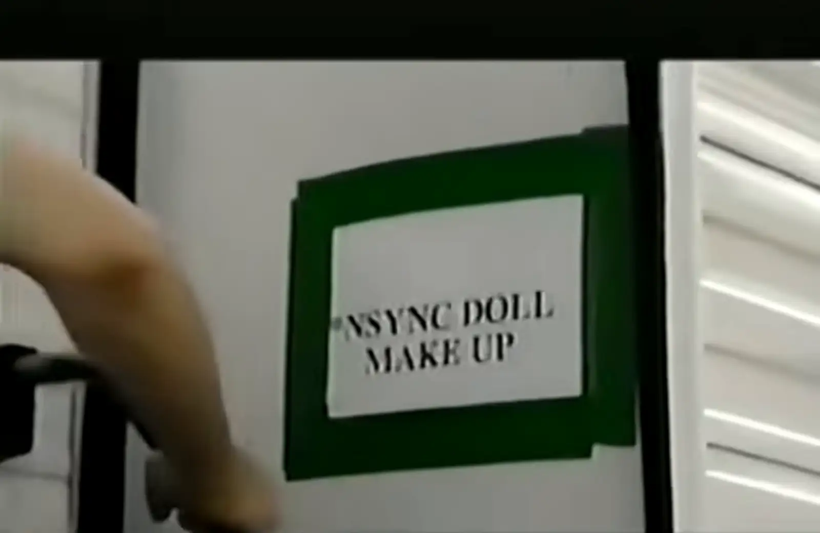 NSYNC — Marionette-doll prosthetics